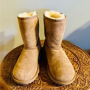 UGG Kids Classic ll